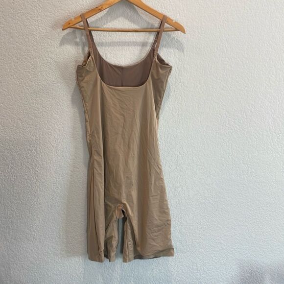 Spanx Two Timing Medium Control Reversible Open Bust Mid Thigh Bodysuit Size 1X - Picture 2 of 7